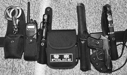 警用腰带(右图)+从左到右分别为1