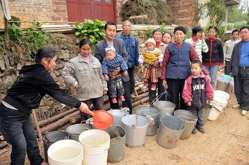 西南旱灾蔓延至湘西湖南新晃县11万人饮水困