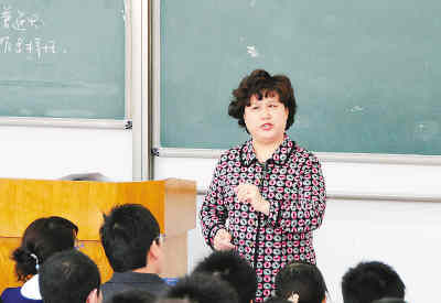 教师贾凤姿:她的课堂就像一个磁场