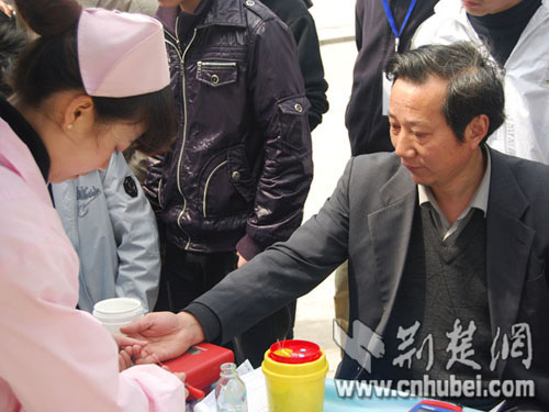 孝感市工业学校师生无偿献血32300毫升