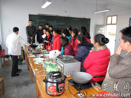 襄樊市工会干部学校家政培训就业率高(组图)