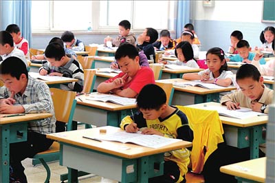 北京1700名小学生赶考神童班(图)