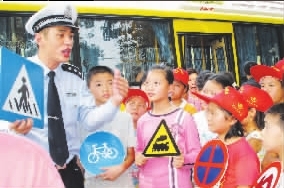 法治春风沐硚口