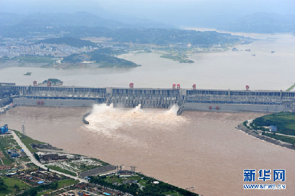 长江上游流量超1998年特大洪水抗洪形势10年来罕见