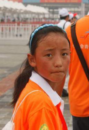 玉树藏族女孩环保行为获评“最美世博女孩”
