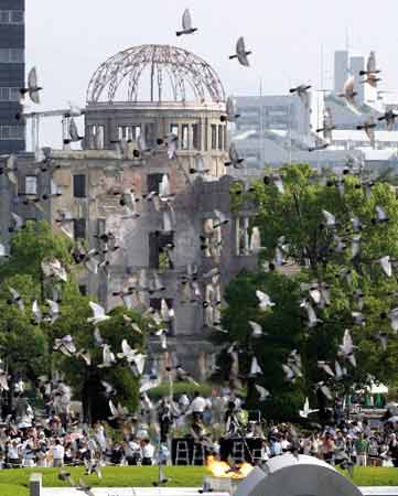 广岛原子弹爆炸14万亡灵警示日本正视历史珍惜和平
