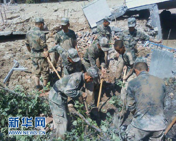 甘肃省舟曲县滑坡泥石流造成严重人员伤亡