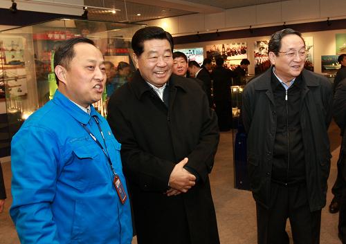 贾庆林就推广湖北支援民族地区发展经验作出批示