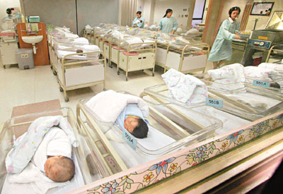 内地大城市产妇赴港产子倍增香港医院床位爆满