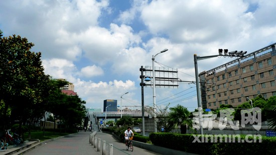 11时05分发布高温黄色预警预计最高温35℃