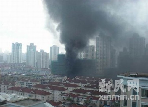 五月花生活广场闸北在建工地突发火灾无人员伤亡