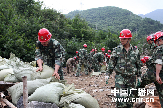 武警水电二总队辽宁蒲石河电站抗洪抢险救灾纪实