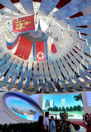 第六届东北亚投资贸易博览会在长春市拉开帷幕