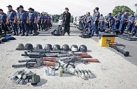 菲律宾特警投诉装备落后担心自身难保