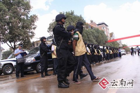 昆明警方捣毁一黑势力犯罪团伙 22名犯罪嫌疑人落网(图)