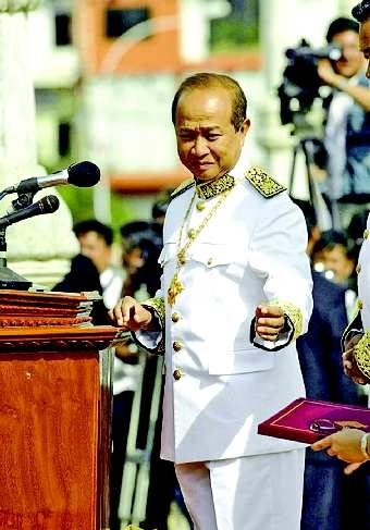 拉那烈宣告重返柬政坛 