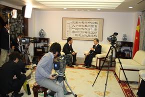 中国驻日本大使程永华接受了日本广播协会专访