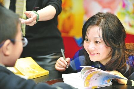 著名作家杨红樱紧急加盟 最美女人今夜爱心闪