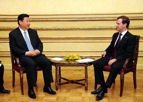 6月2日，中国国家副主席习近平在罗马会见俄罗斯总统梅德韦杰夫。新华社记者马占成摄