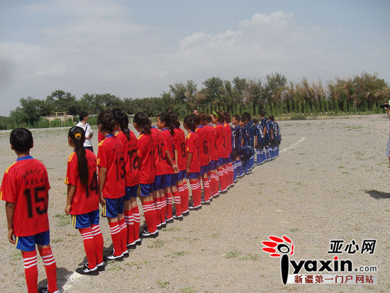 我爱足球--圆梦新疆乡村少年成立第一支女子