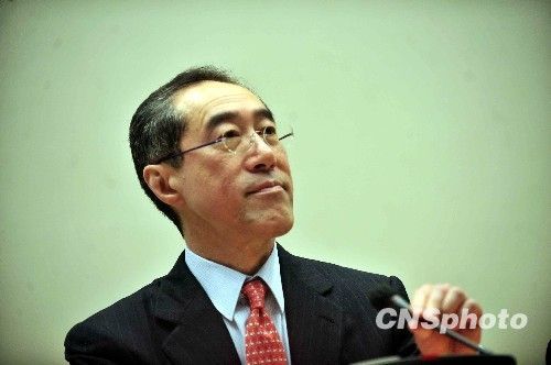 唐英年辞去香港政务司司长 称会思考是否选特首