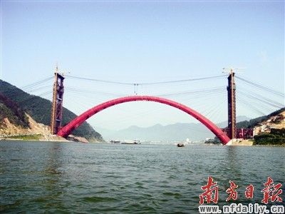 南广铁路西江特大桥合龙 为世界同类桥跨度最