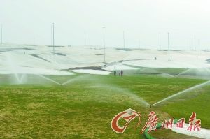 高尔夫球场的建设引发各方关注。