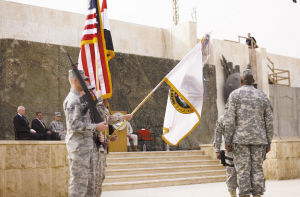 美国大兵卷旗走人