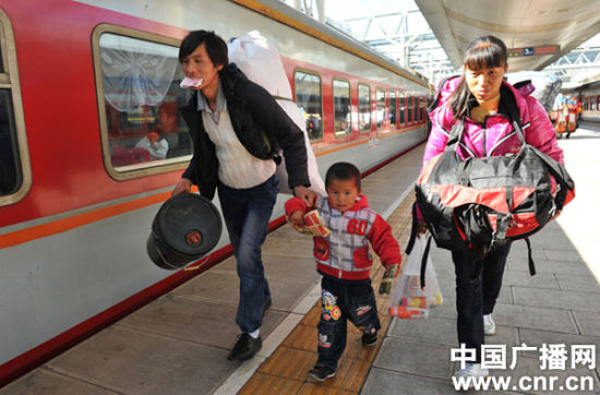 ���˱��飺ʲôҲ�޷��赲�ؼҹ���ĽŲ�