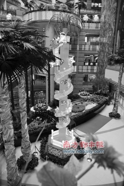 ���굽���ѹ㳡�������µ�һ�ơ�