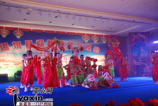 �½���Ȫ�ؾٰ�����2012ӭ�´���������