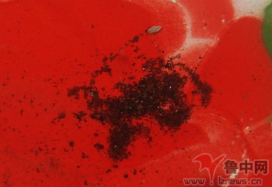 ˮ���к�ɫ���ʣ�ͼƬ��Դ��³������ 