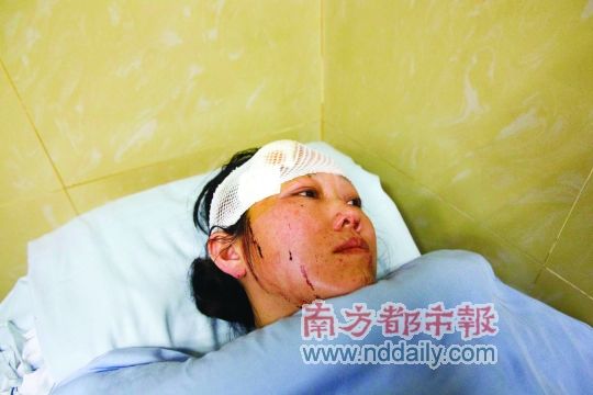 醉民警闹事包房内撒尿