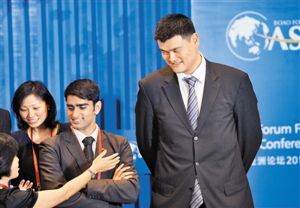 芮成钢入狱照片_芮成钢收入(3)