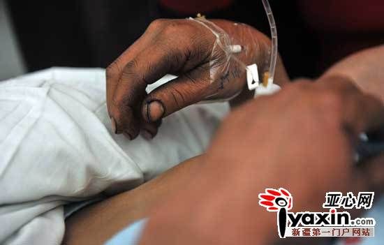 新疆阜康市煤矿冒顶事故受伤工人回忆：调度室突然停电