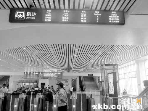����ǹ쳵������̱�������Ӷ�վ���ÿ�����