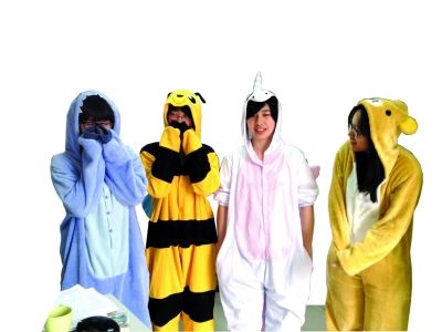 南京一中学200师生穿睡衣上课