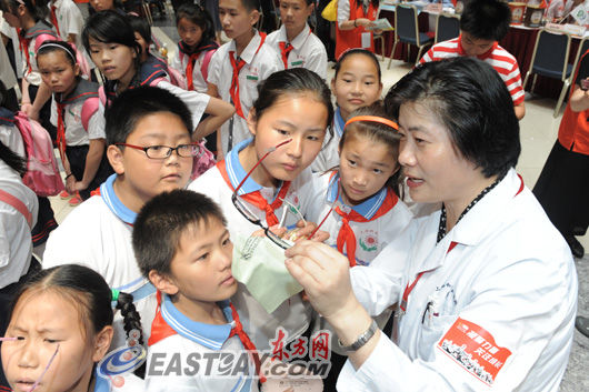 牵手光明行动暨上海青少年维权志愿者行动开启