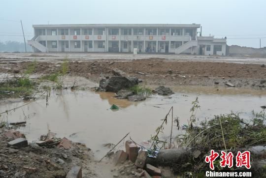 山西介休一小学被拆临近开学学生上学仍无着落