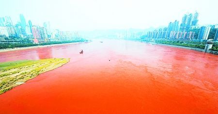 长江水变红最新消息 网上长江水变红图片均经PS处理过