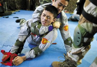 中国私人保镖多从退役军人中选拔 国外实战训