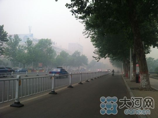 平顶山连续两天雾霾笼罩 气象台称雾霾天仍将