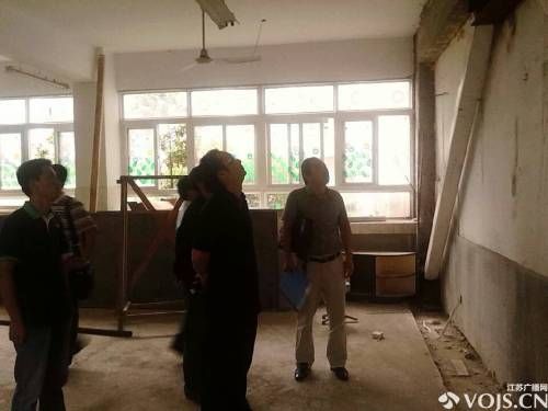 南京仙林小学部分校舍被怀疑偷工减料_新浪新