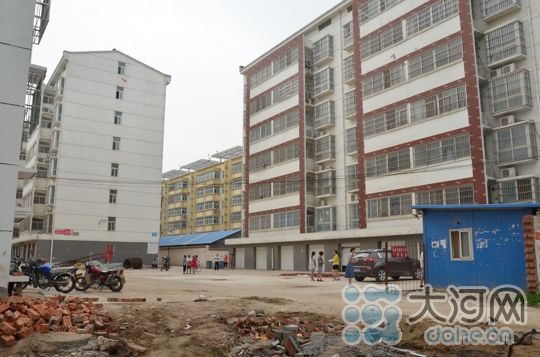 舞钢怡锦园小区土地仅40年使用权 开发商被指