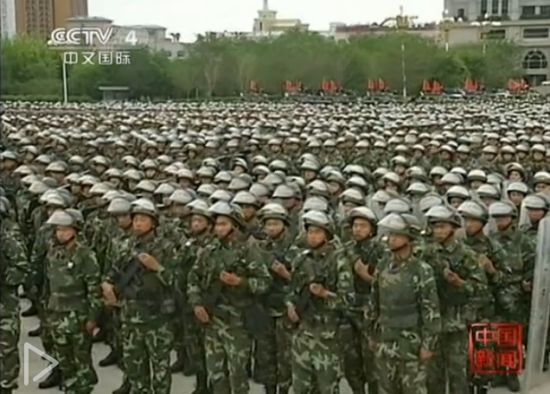 新疆武警部队举行反恐维稳誓师大会