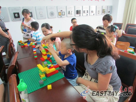 东方社区信息苑芦潮港苑开展创意积木搭建比赛