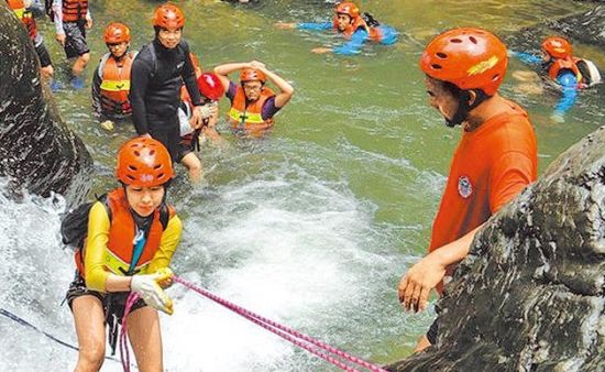 ղ���������ĸ����и۶�ˮ�Ͼ���Э�ᣬ���ٰ�Ӿѵ�γ̺;���ѵ����(ͼƬ����̨ý)