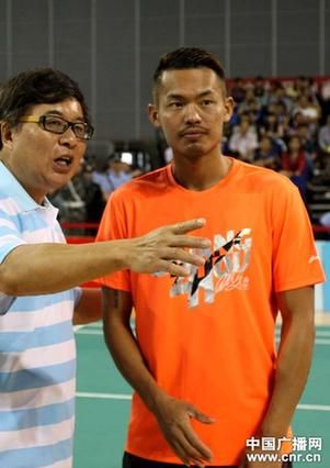 新疆首届青少年羽毛球公开赛 林丹来助阵