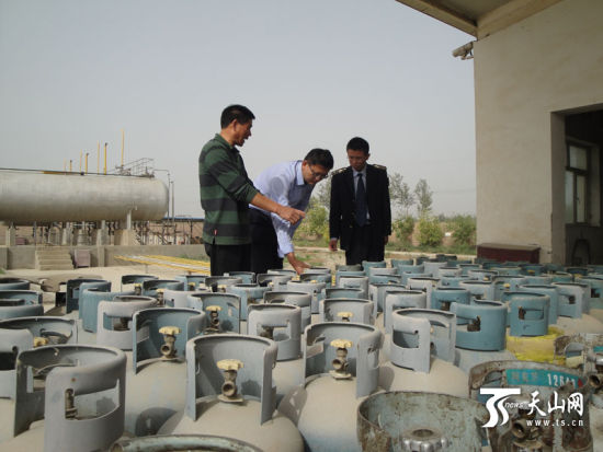 阿拉尔质监局开展国庆节前特种设备安全检查