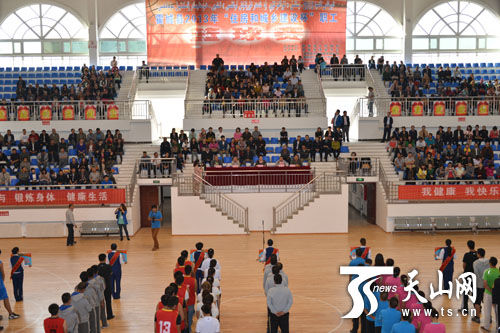 霍城县举办职工篮球赛